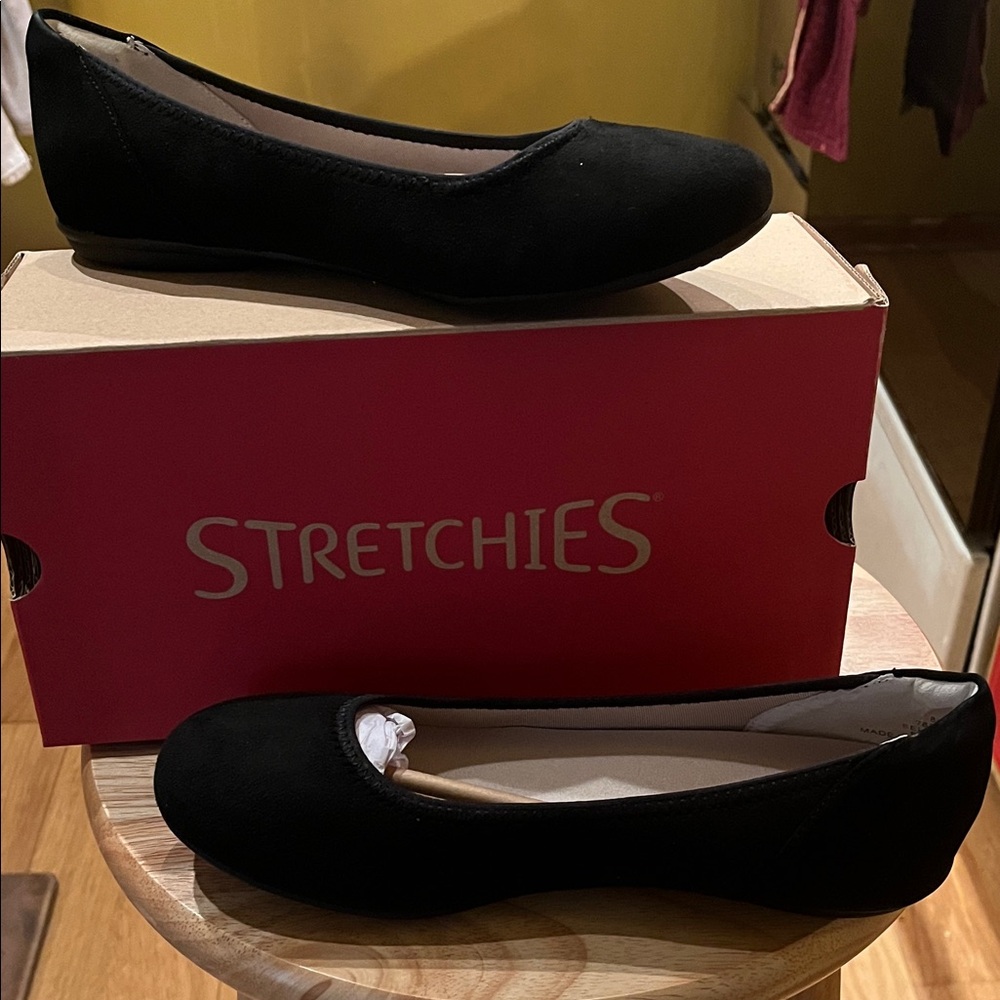Women's faux suede 8w ballet flat